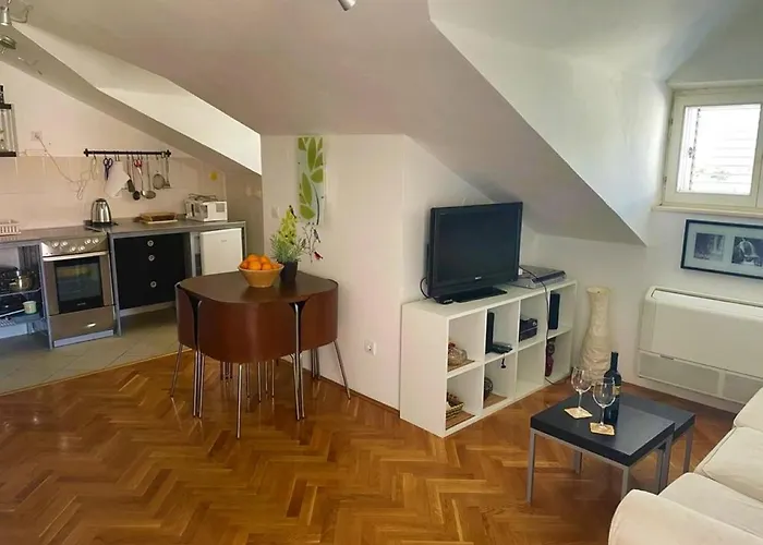Apartment Lati